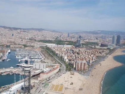 Helicoptero en barcelona y montserrat vuelo 35 min — Helicoptero barcelona mar