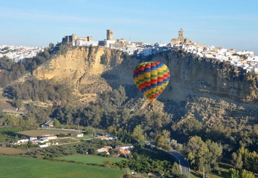 Vuelo en globo en cadiz vuelo sobre arcos de la frontera en globo — Globo arcos andalucia