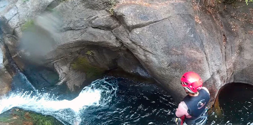 Barranco de arbillas en la sierra de gredos — 2 barranco arbillas sierradegredos