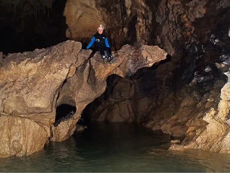Espeleología en la cueva acuática El Molino en Cantabria