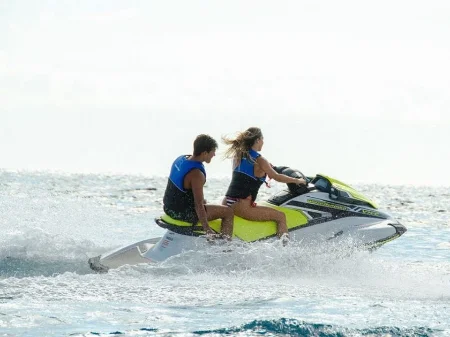 Motos de agua en circuito en Tenerife