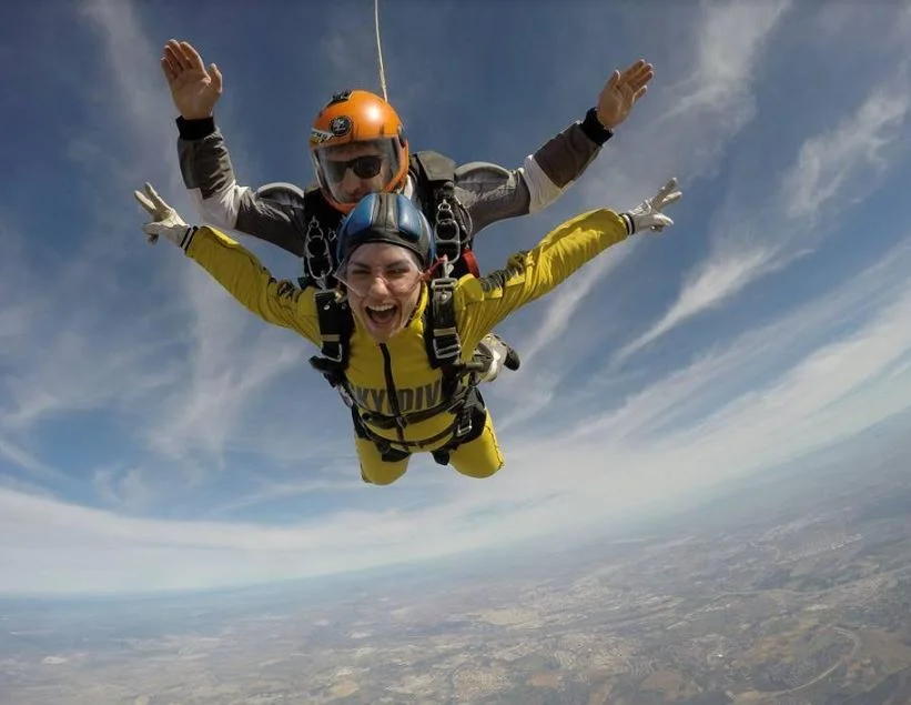 Paracaidismo en salto tandem en sevilla — Foto paracaidas andalucia