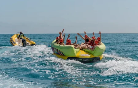 Diversión con el inflable Aqua Rocket