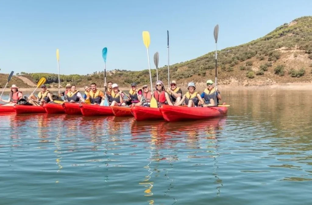 Ruta en kayak en el embalse del jarrama — 2 rutas en kayaks cerca de aracena
