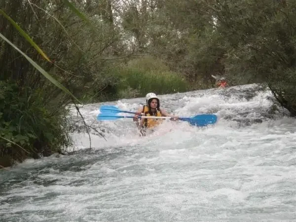 Aguas bravas en cuenca — Piraguas aguas bravas cuenca