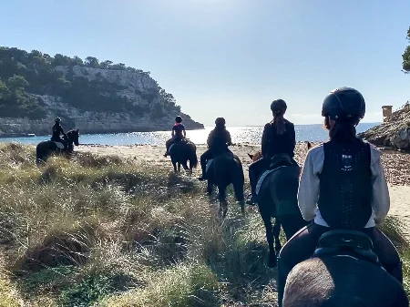 Ruta a caballo con Tour de playas en Menorca