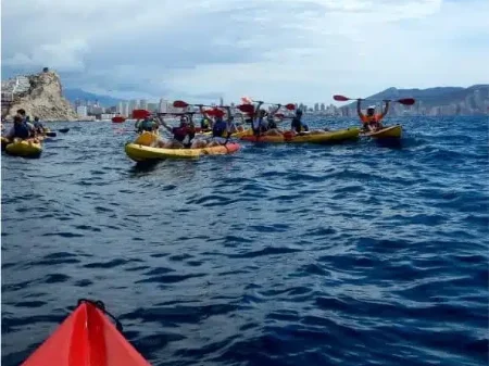 Ruta en kayak por las calas de Villajoyosa en Alicante