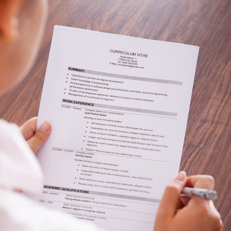 Currículo para Primeiro Emprego: O que colocar quando você 'não tem nada' para escrever?