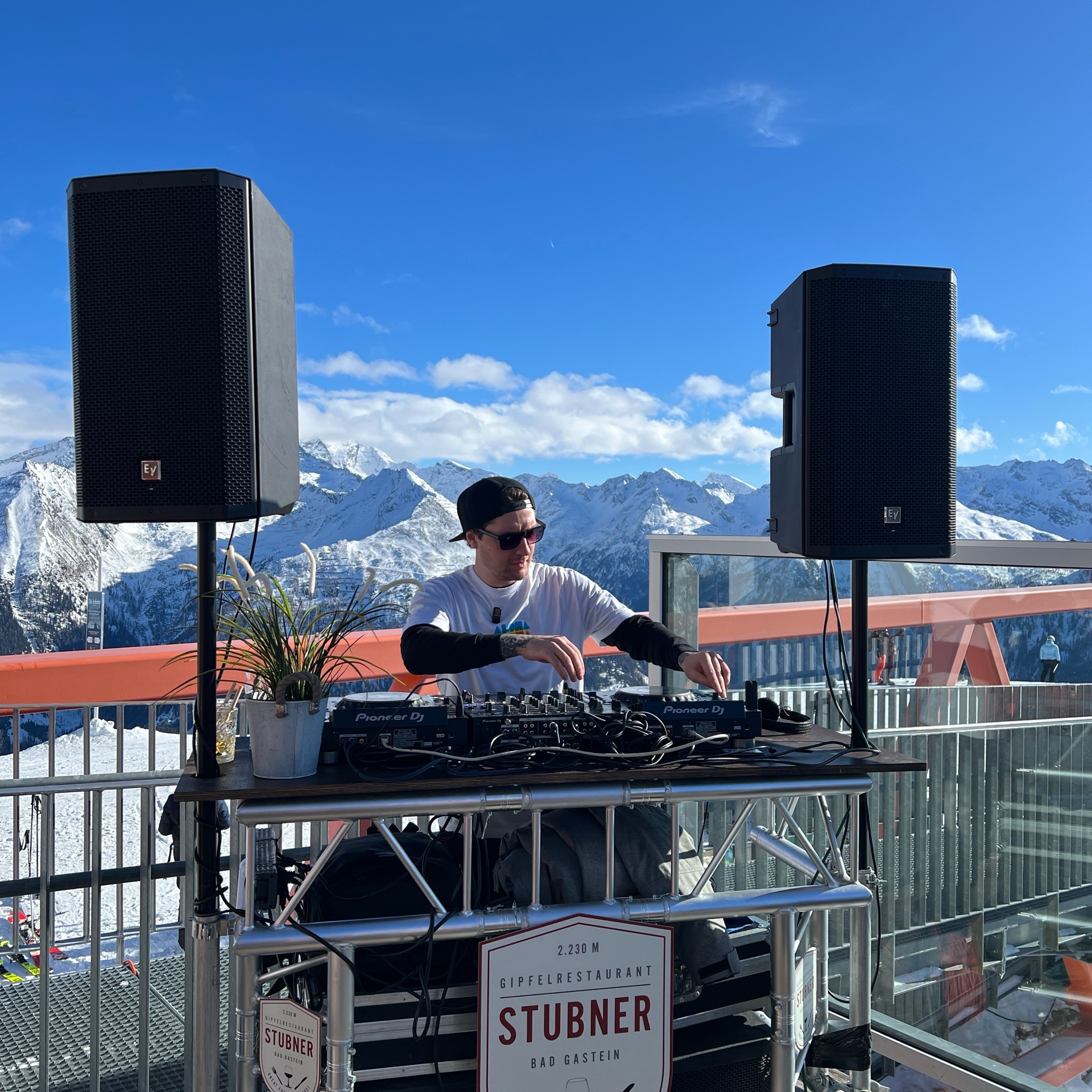 Claes Lanng House DJ set event