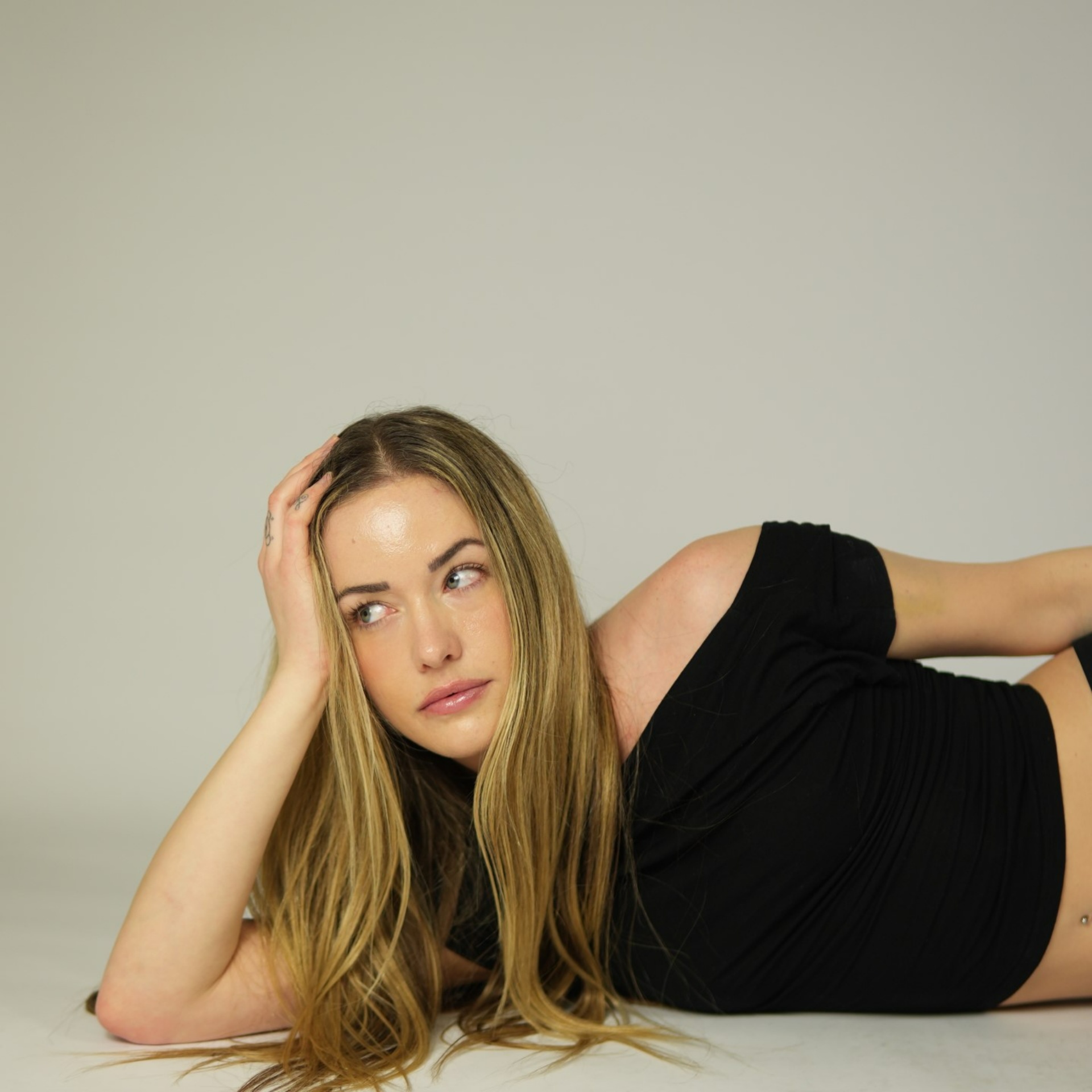 KIM APRIL profile