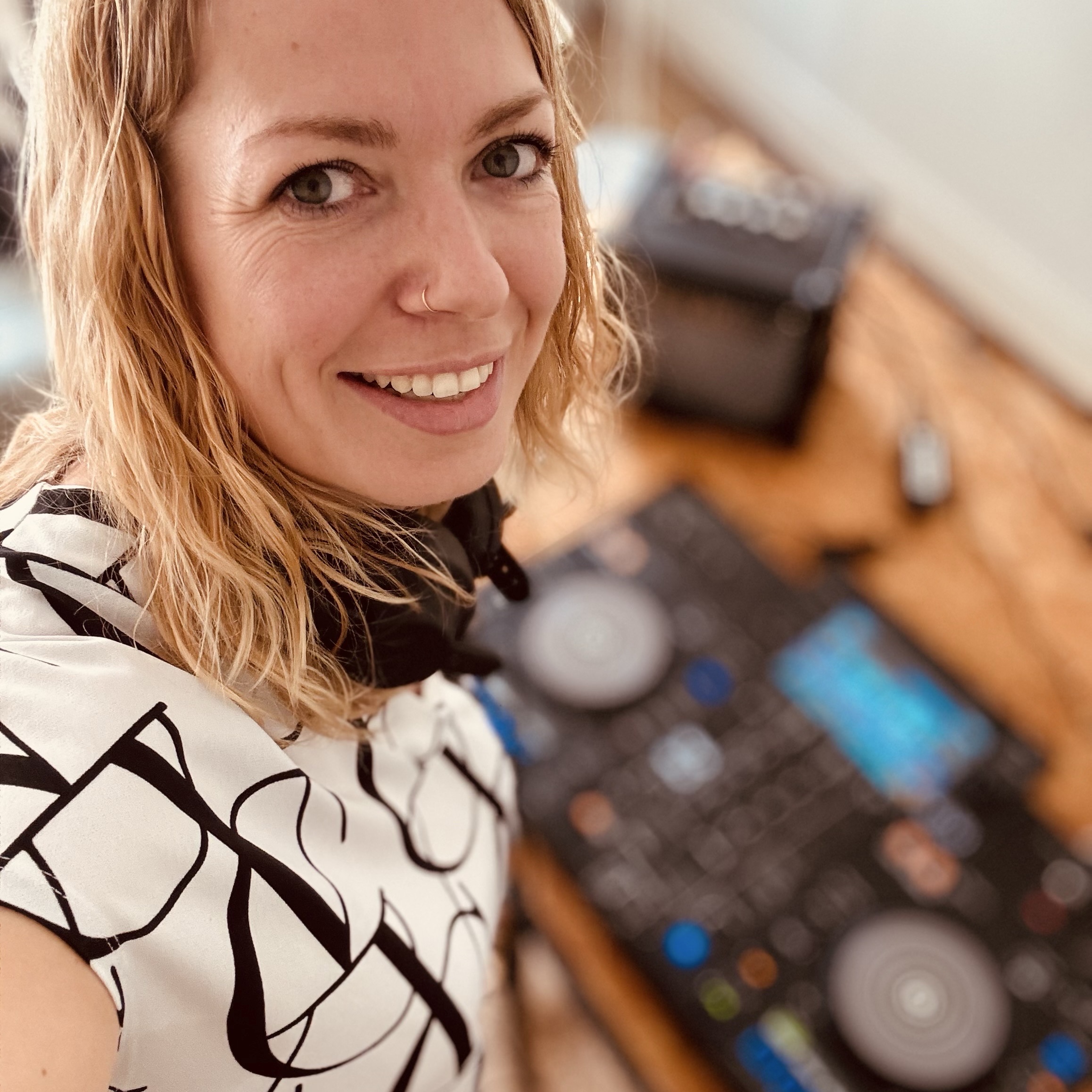 Jen Nivér profile