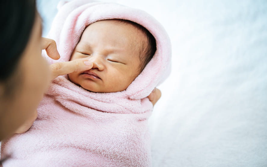 Como tratar o nariz entupido do seu bebê