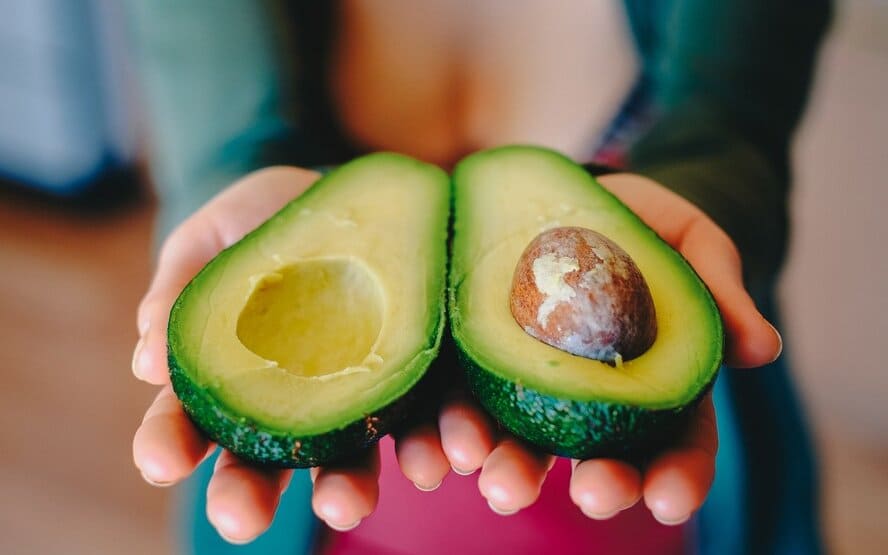12 benefícios de saúde comprovados do abacate