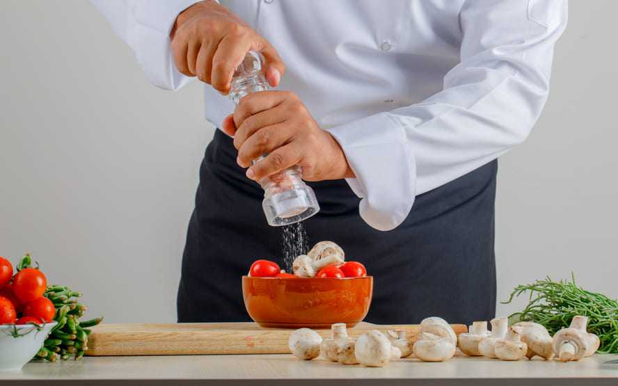 O que acontece se você comer muito sal? %contagem (título)% O que acontece se você comer muito sal?