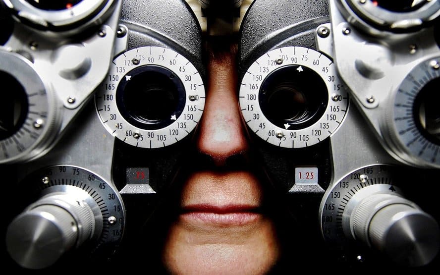 Olhos doloridos: causas, tratamentos e muito mais