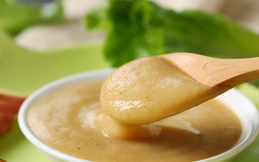 Alimentando o Ano 1 do Bebê: Iniciando Sólidos com Comida para Bebê