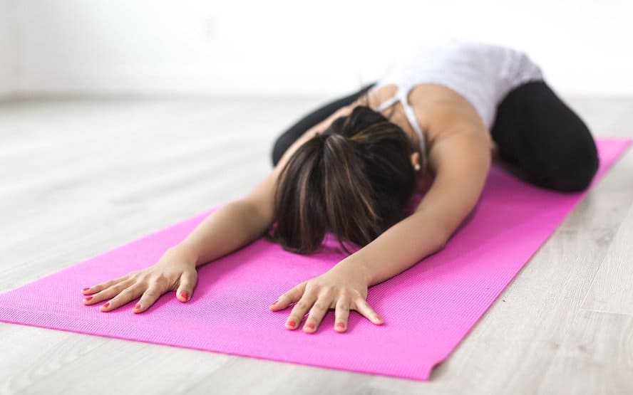 13 benefícios da Yoga apoiados pela ciência