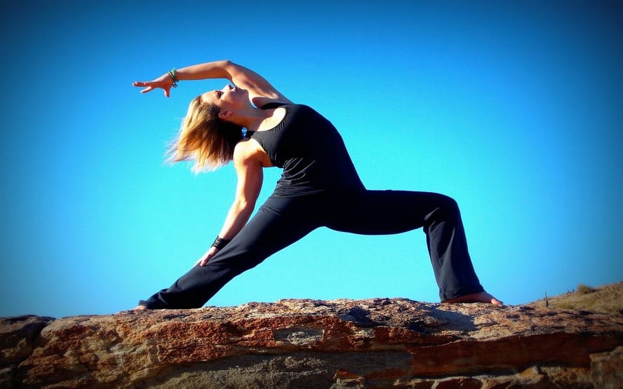 13 benefícios da Yoga apoiados pela ciência
