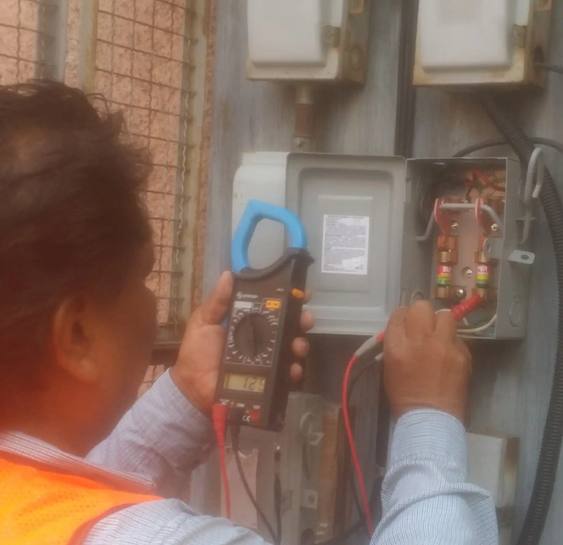 Mantenimiento y revisión general de instalación eléctrica