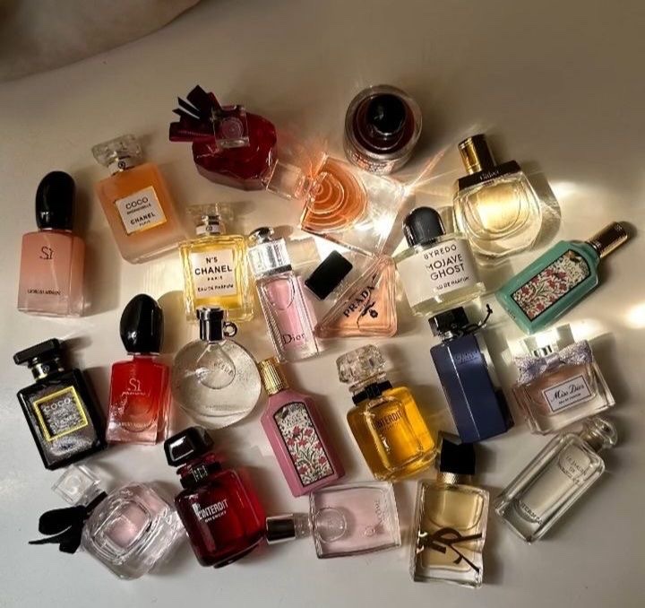 Miniatures de parfums de luxe en lot, image 2