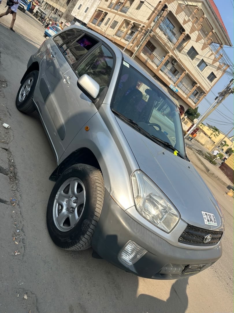 Toyota Rav 4 2009 en bon état
