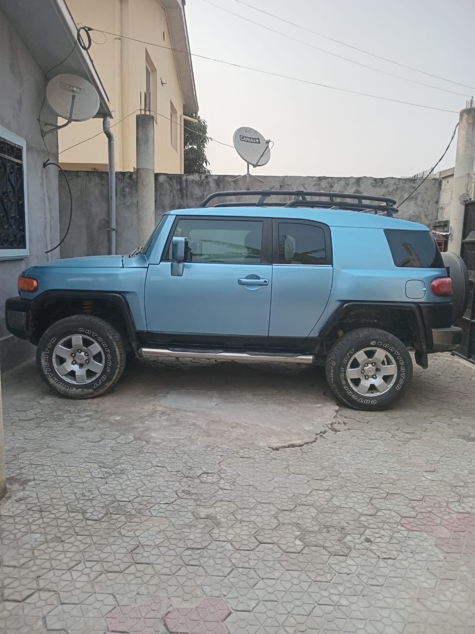 FJ Cruiser en bon état à vendre, image 4