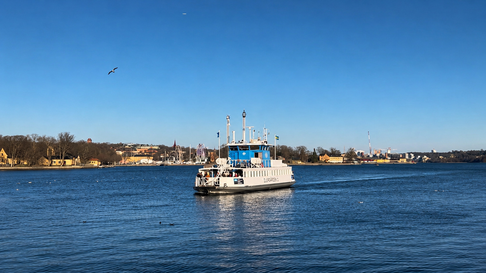 Forma parte de la ruta de ferry Djurgårdsfärjan (línea 82), que conecta Slussen con la isla de Djurgården.