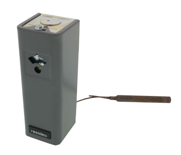 Aquastat, high or low limit, 2 wire, 250V max, 100-240F. Hor 1/2"X 3-3/8", Ok for 1 1/2 IN INSUL WELL. 5 degree fixed difference, 1/2ip