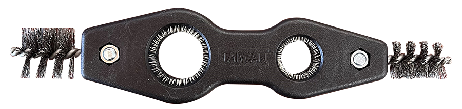 Brush 1/2 and 3/4 for cleaning fittings and pipe, high impact plastic and high carbon steel bristles