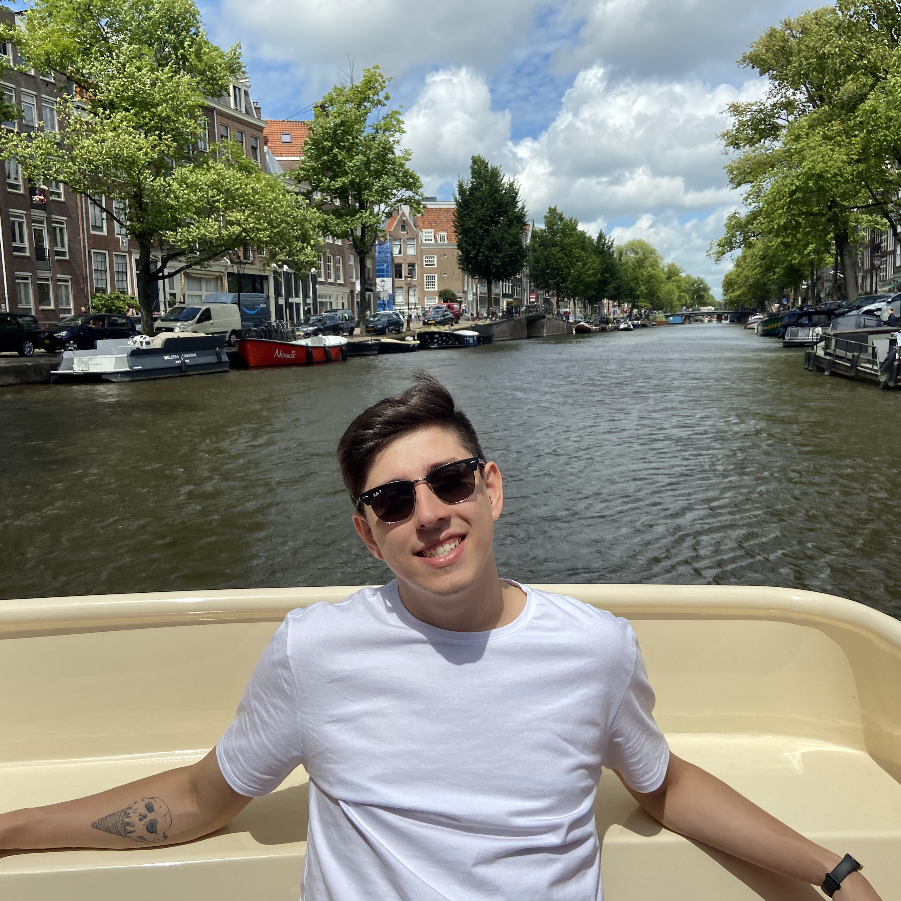 Vitor Santos De Faria