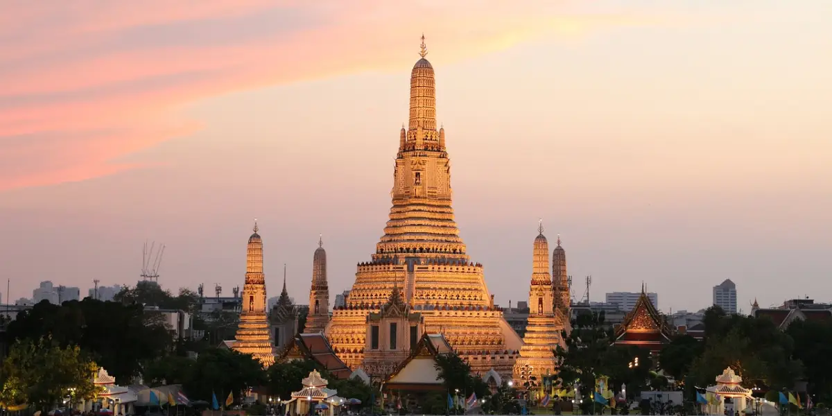 Bangkok — Éléphants sacrés et trésors royaux