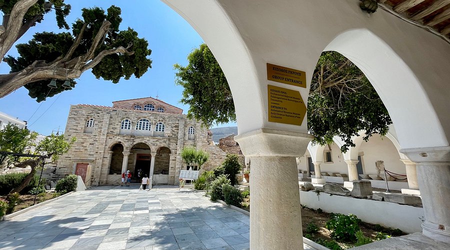 Paros — Spiritualité et Patrimoine