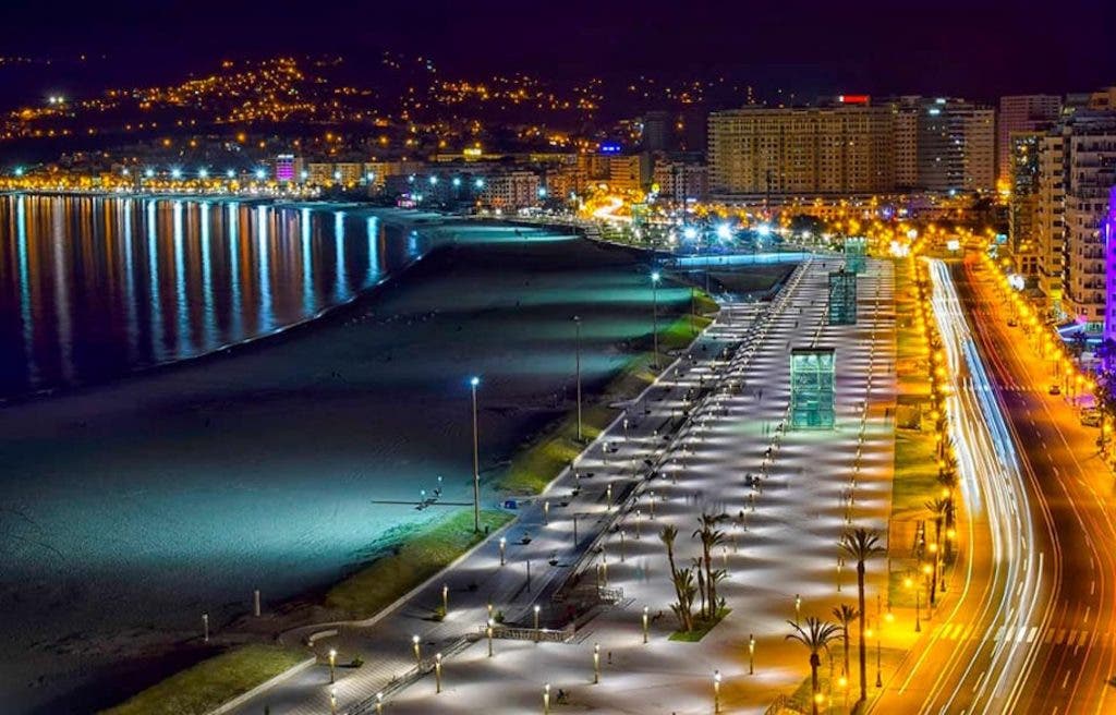 Tanger — Évasion côtière et vestiges
