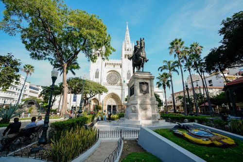 Guayaquil Travel alone 