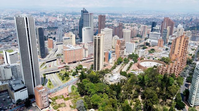 is bogota safe to travel alone