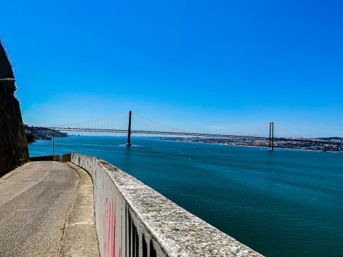 Couch Surfing in Almada