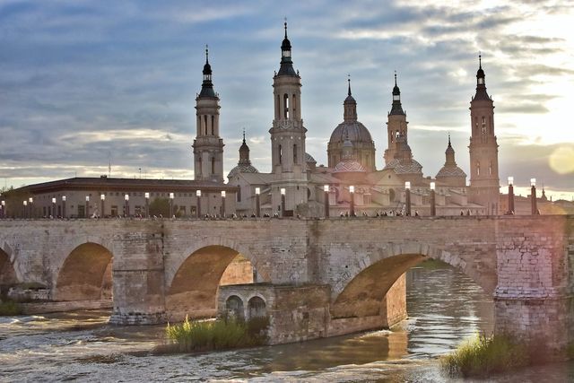 Is Zaragoza safe for solo female travellers?
