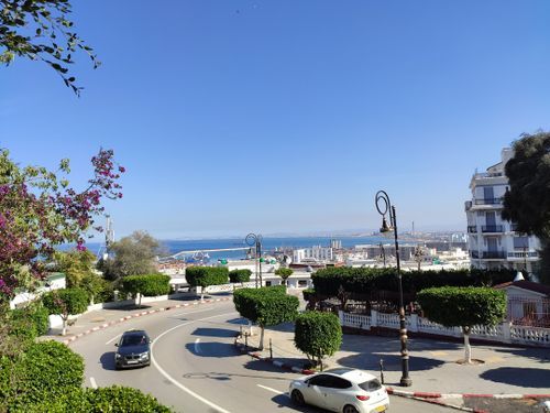 Couch Surfing in Algiers