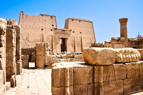 Edfu Travel alone 