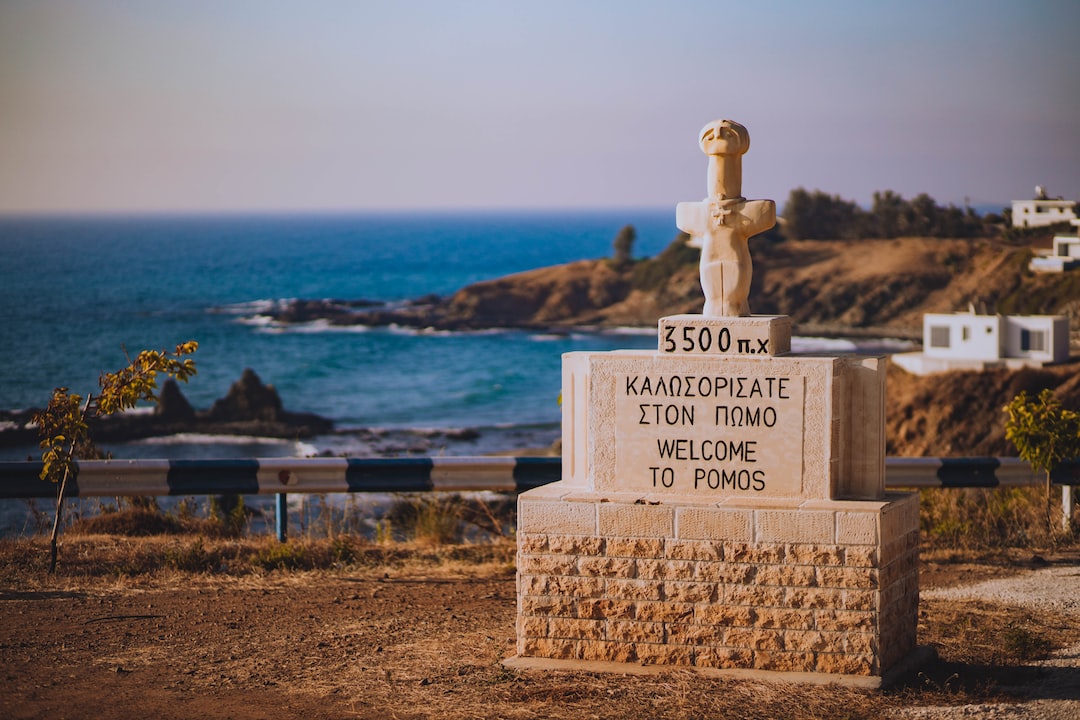 Pomos