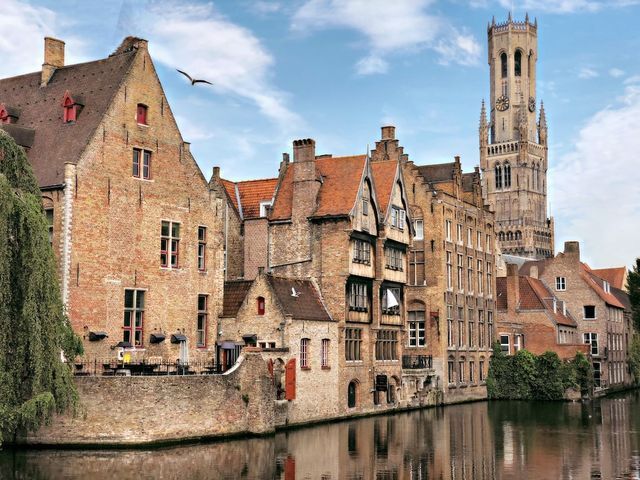 Solo Female Travel & Backpacking in Bruges