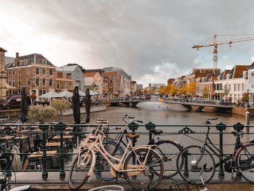 Leiden Travel alone 