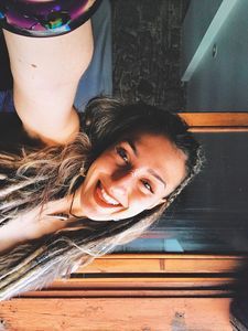 abril