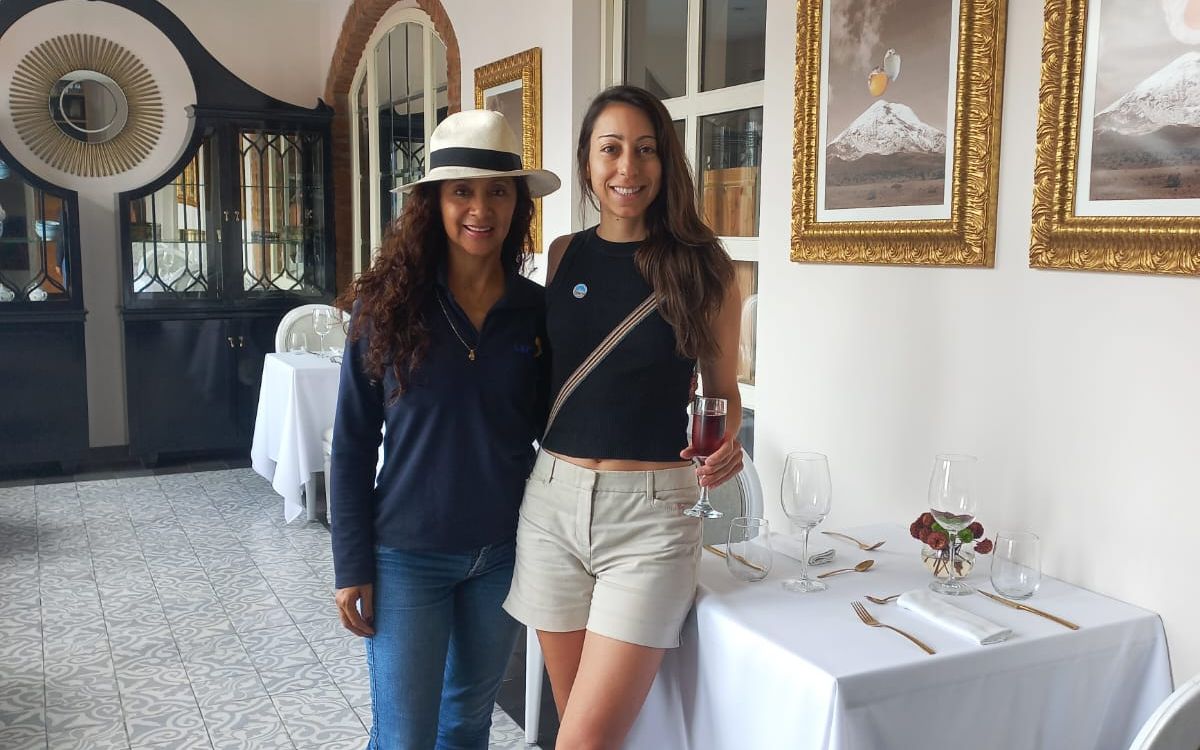 Anita in ILLA Experience Hotel with tourist guide Gina
