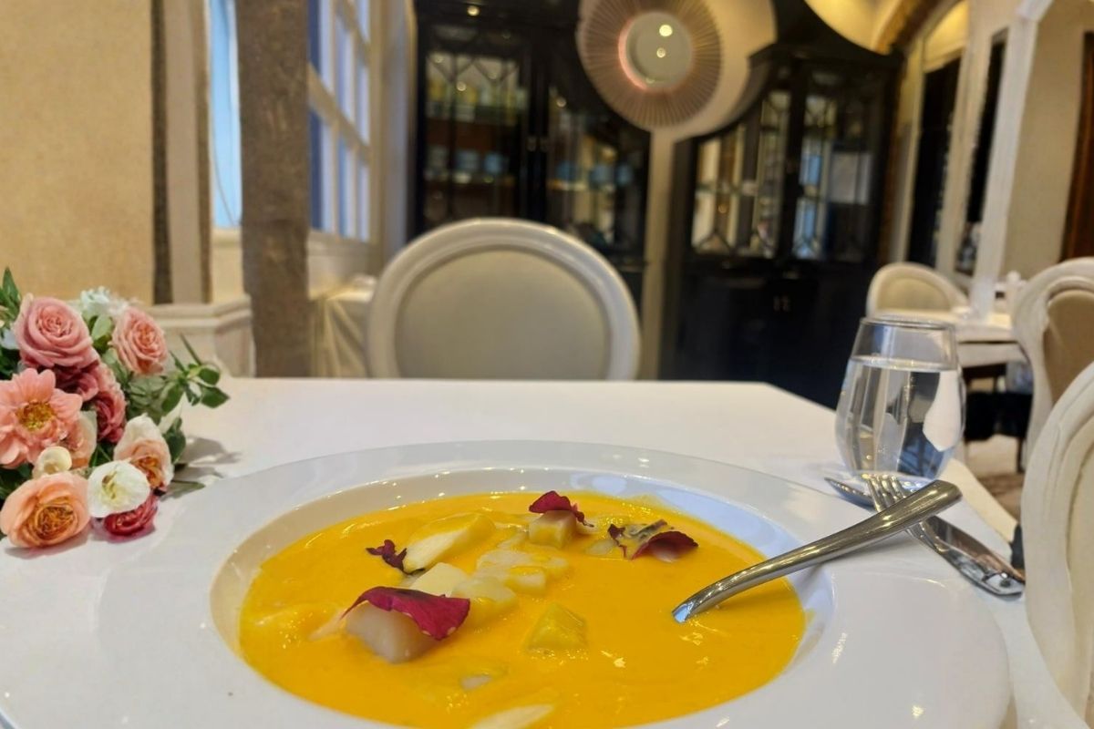 Traditional chili and cheese soup | Chef Donoso | Illa Experience Hotel