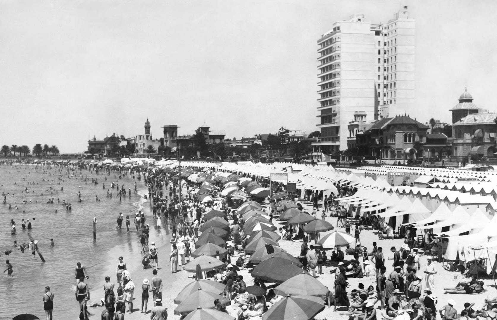 Playa de los Pocitos, Montevideo, Uruguay