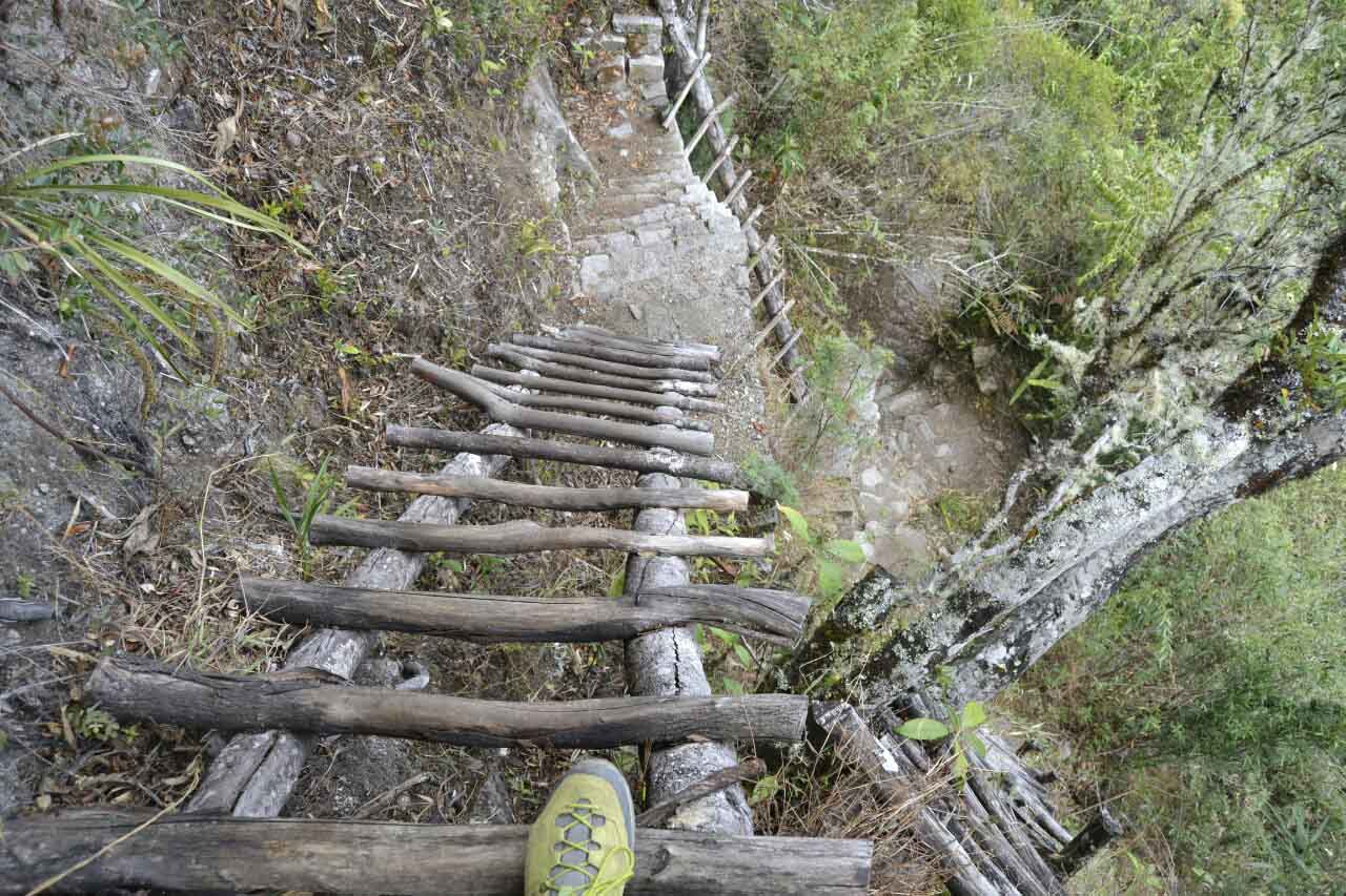 Road to the temple of the moon | Peru