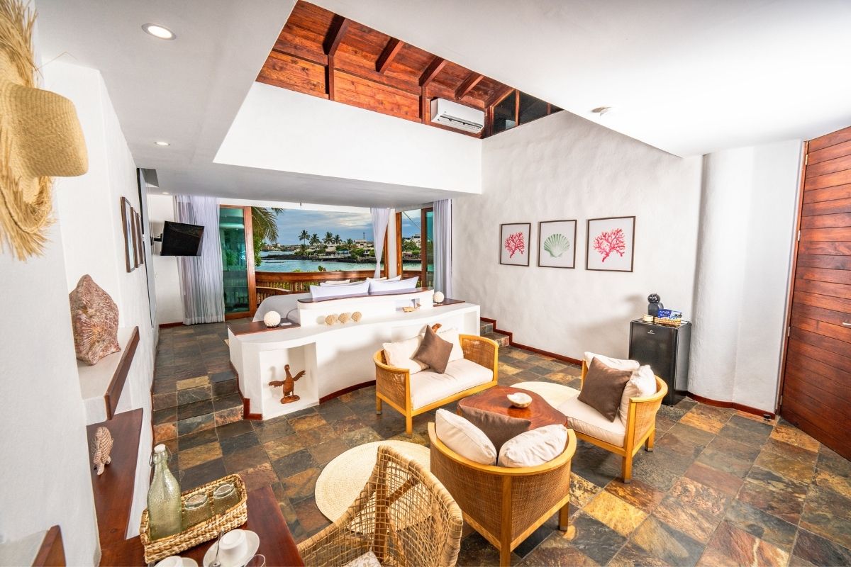 galapagos-villa-escalesia-presidential-suite-2026