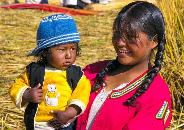 Lake Titicaca | Womand and Child
