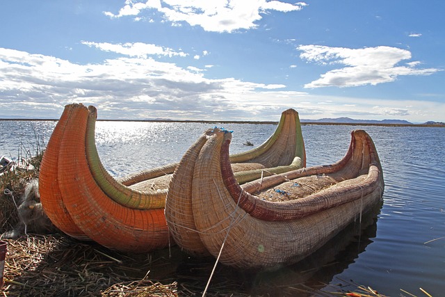 Lake Titicaca | Peru | Canoa